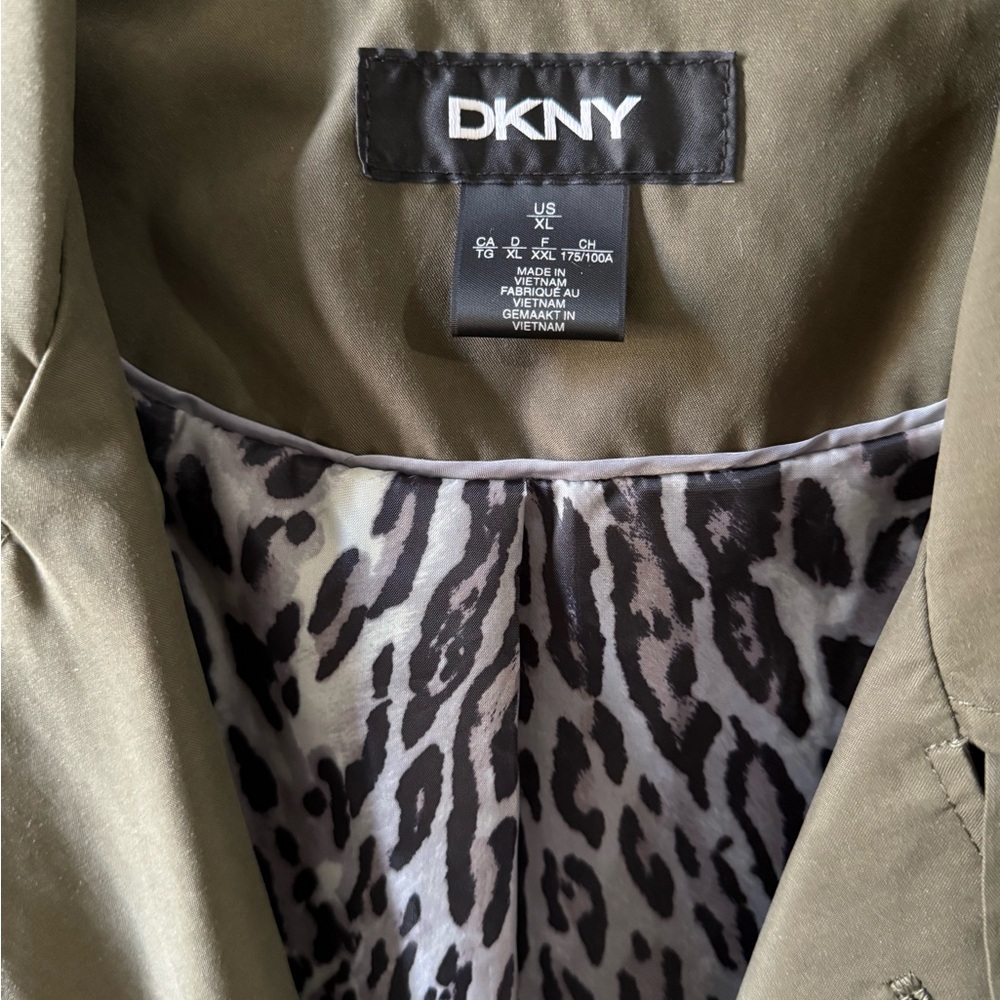 DKNY Green Double-Breasted Trench Coat with leopard lining NWT - Picture 7 of 7